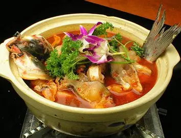 云南大理砂锅鱼